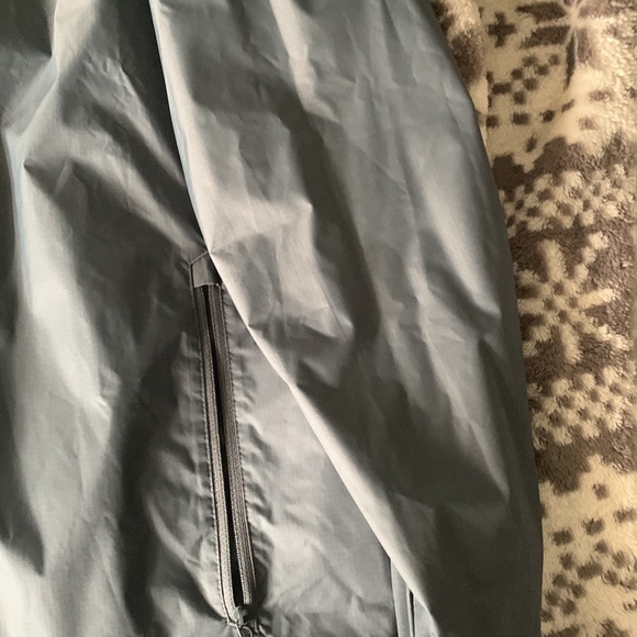 under-armor windbreaker - Picture 4 of 6